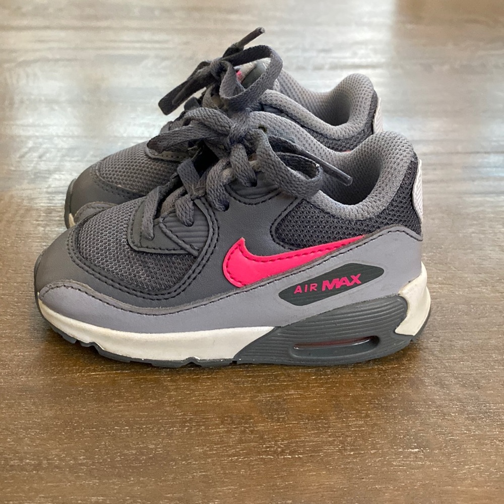 Nike air max shoes for baby, grey and pink